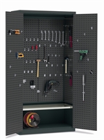 Materialeskab MS-1 med 1 galvaniseret hylde og værktøjstavler på døre, sider og bagvæg